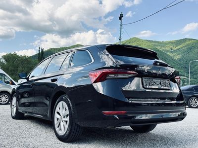 Škoda Octavia Combi 2.0 TDI SCR Style DSG - fotografia 9