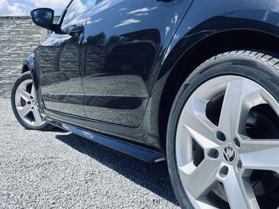 Škoda Octavia Combi 2.0 TSI RS DSG - fotografia 22
