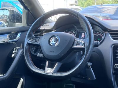 Škoda Octavia Combi 2.0 TSI RS DSG - fotografia 33