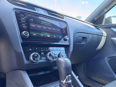 Škoda Octavia Combi 2.0 TSI RS DSG - fotografia 41