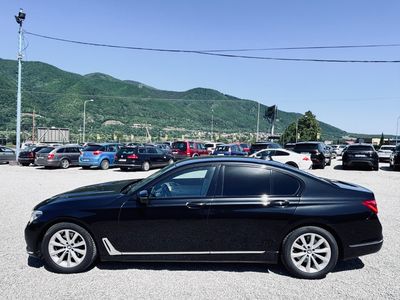 BMW Rad 7 730d A/T - fotografia 10
