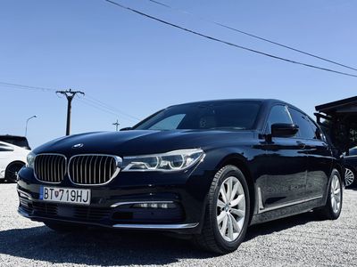 BMW Rad 7 730d A/T - fotografia 12