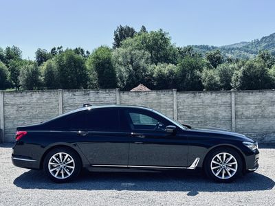 BMW Rad 7 730d A/T - fotografia 16