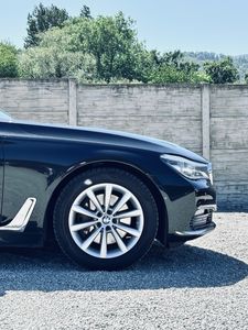 BMW Rad 7 730d A/T - fotografia 17