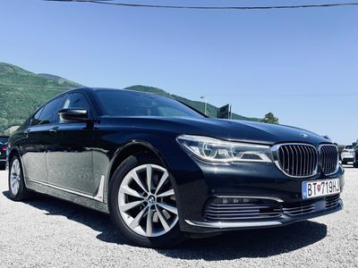 BMW Rad 7 730d A/T - fotografia 21