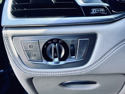 BMW Rad 7 730d A/T - fotografia 30