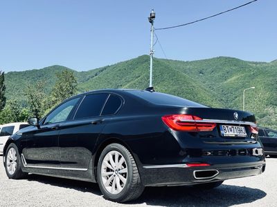 BMW Rad 7 730d A/T - fotografia 9