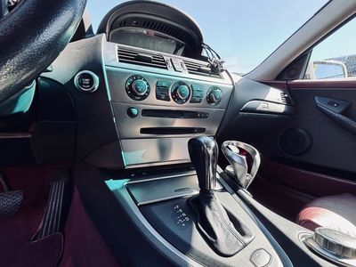 BMW Rad 6 Coupé 650 Ci A/T - fotografia 39