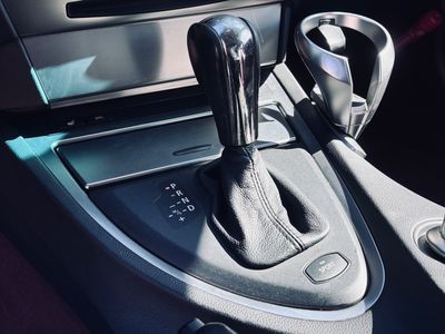 BMW Rad 6 Coupé 650 Ci A/T - fotografia 43