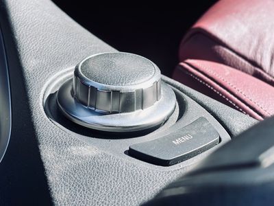 BMW Rad 6 Coupé 650 Ci A/T - fotografia 44