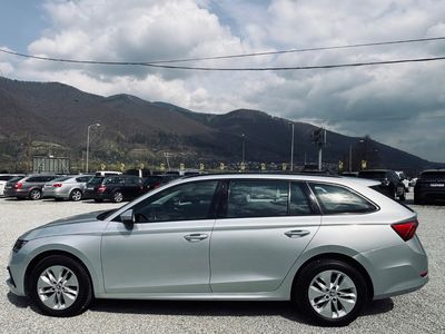 Škoda Octavia Combi 2.0 TDI SCR Style DSG - fotografia 18