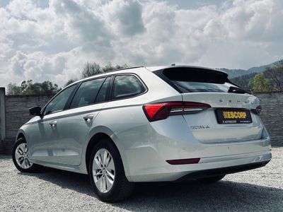 Škoda Octavia Combi 2.0 TDI SCR Style DSG - fotografia 25