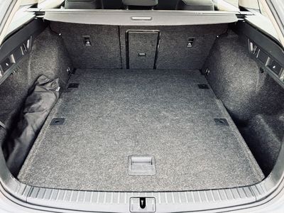 Škoda Octavia Combi 2.0 TDI SCR Style DSG - fotografia 32