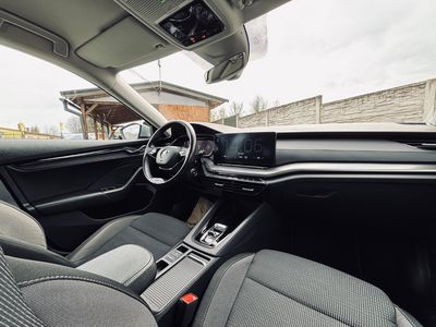 Škoda Octavia Combi 2.0 TDI SCR Style DSG - fotografia 36