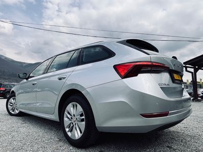 Škoda Octavia Combi 2.0 TDI SCR Style DSG - 4