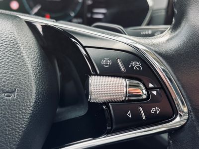 Škoda Octavia Combi 2.0 TDI SCR Style DSG - fotografia 53