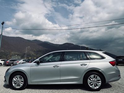 Škoda Octavia Combi 2.0 TDI SCR Style DSG - fotografia 9