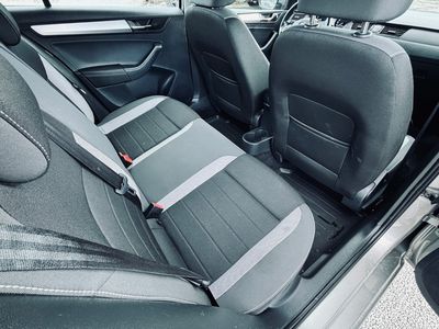 Škoda Rapid 1.0 TSI Style EU6 - fotografia 19