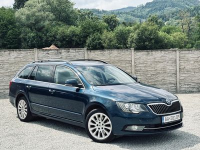 Škoda Superb Combi 2.0 TDI CR 170k Elegance 4x4 DSG - 2