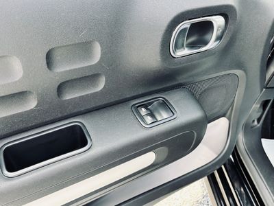 Citroën C3 BlueHDi 100 S&S Shine - fotografia 44