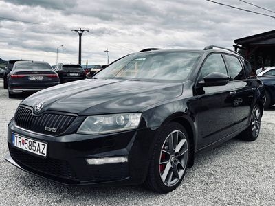 Škoda Octavia Combi 2.0 TDI DPF RS DSG - fotografia 11