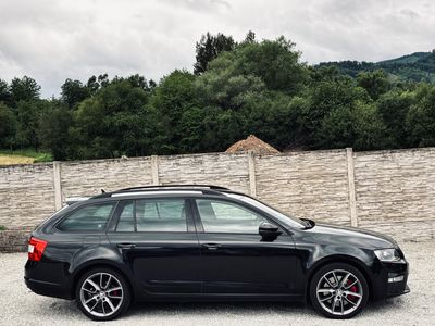 Škoda Octavia Combi 2.0 TDI DPF RS DSG - fotografia 16
