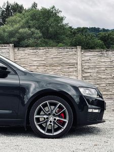 Škoda Octavia Combi 2.0 TDI DPF RS DSG - fotografia 17