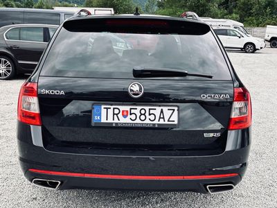 Škoda Octavia Combi 2.0 TDI DPF RS DSG - fotografia 20