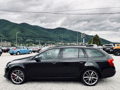 Škoda Octavia Combi 2.0 TDI DPF RS DSG - fotografia 22