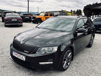 Škoda Octavia Combi 2.0 TDI DPF RS DSG - fotografia 23