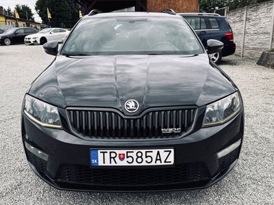 Škoda Octavia Combi 2.0 TDI DPF RS DSG - fotografia 24