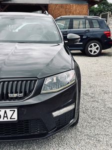 Škoda Octavia Combi 2.0 TDI DPF RS DSG - fotografia 25
