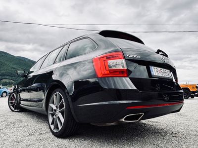 Škoda Octavia Combi 2.0 TDI DPF RS DSG - 3