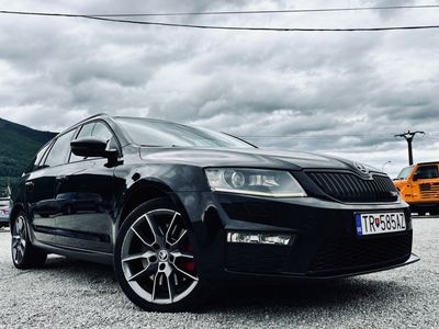 Škoda Octavia Combi 2.0 TDI DPF RS DSG - fotografia 30
