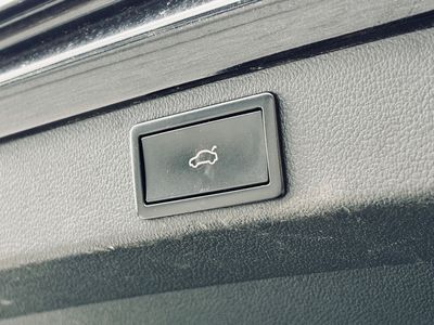 Škoda Octavia Combi 2.0 TDI DPF RS DSG - fotografia 32