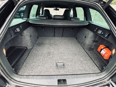 Škoda Octavia Combi 2.0 TDI DPF RS DSG - fotografia 33