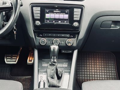 Škoda Octavia Combi 2.0 TDI DPF RS DSG - fotografia 41