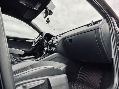 Škoda Octavia Combi 2.0 TDI DPF RS DSG - fotografia 45