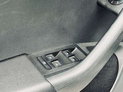 Škoda Octavia Combi 2.0 TDI DPF RS DSG - fotografia 48