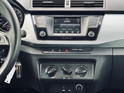 Škoda Fabia 1.2 TSI 110k Style - fotografia 33