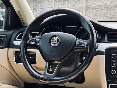 Škoda Superb 2.0 TDI CR 170k Business DSG - fotografia 32