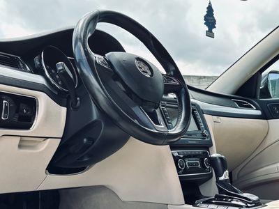 Škoda Superb 2.0 TDI CR 170k Business DSG - fotografia 42