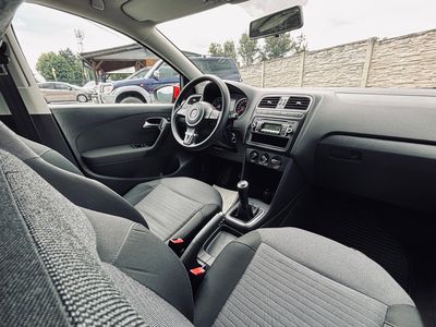 Volkswagen Polo 1.4 16V Comfortline - fotografia 25