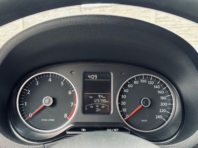Volkswagen Polo 1.4 16V Comfortline - fotografia 38