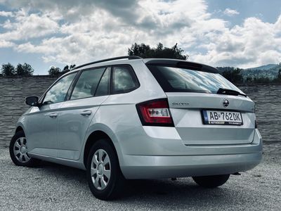 Škoda Fabia Combi ScoutLine 1.2 TSI Ambition - fotografia 21