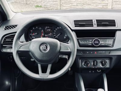 Škoda Fabia Combi ScoutLine 1.2 TSI Ambition - fotografia 33