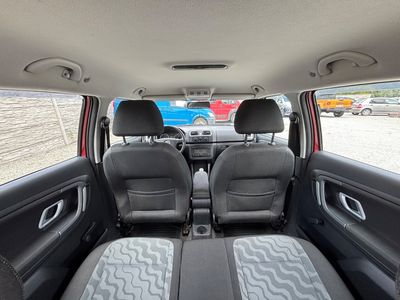 Škoda Fabia Combi 1.6 16V Ambiente - fotografia 16