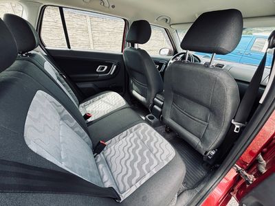 Škoda Fabia Combi 1.6 16V Ambiente - fotografia 17