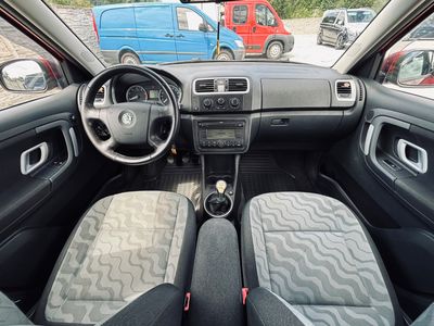 Škoda Fabia Combi 1.6 16V Ambiente - fotografia 19