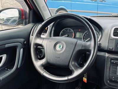 Škoda Fabia Combi 1.6 16V Ambiente - fotografia 20